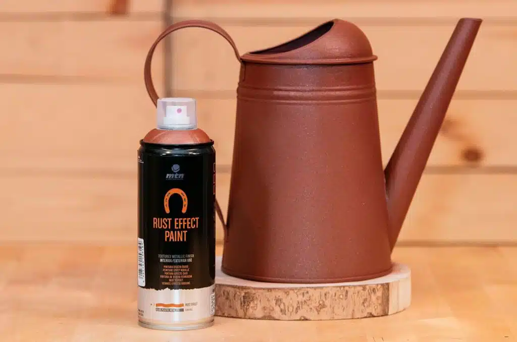 MTN Wepro Rust Effect Red op een vaas