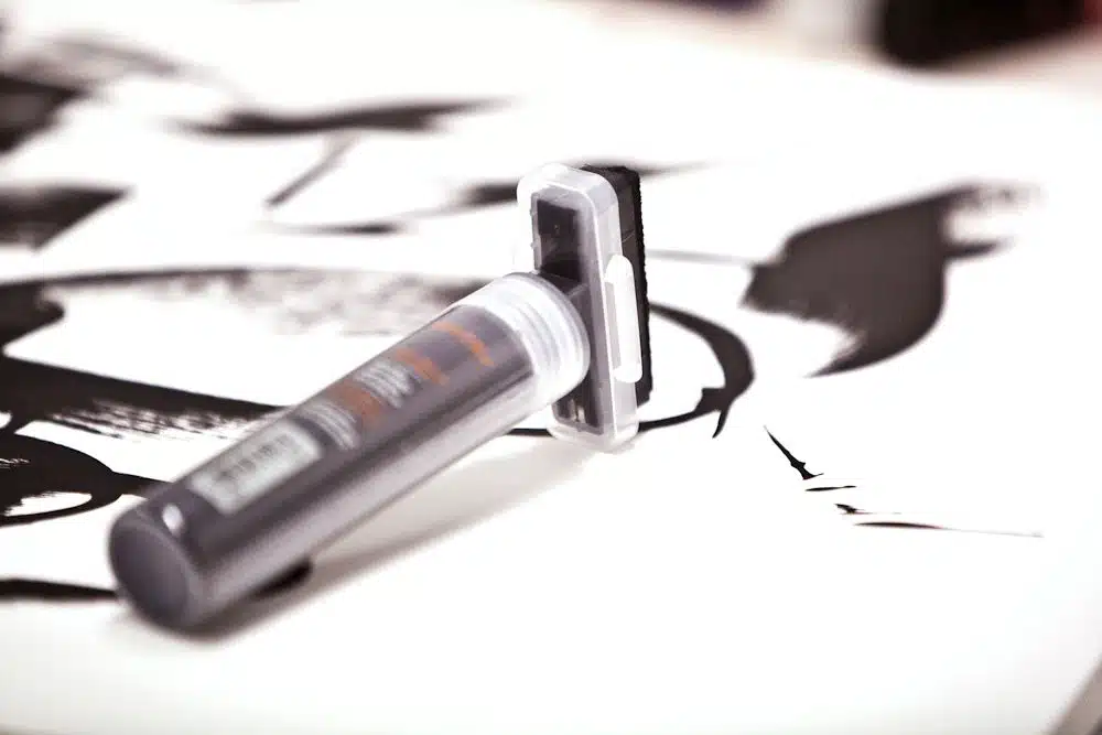 Montana ACRYLIC Marker 30mm zwart voorbeeld