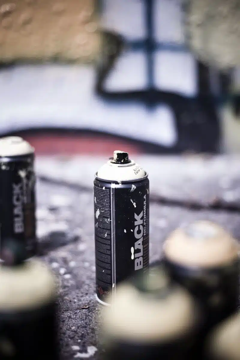 Montana Black gebruikte spuitbus wit