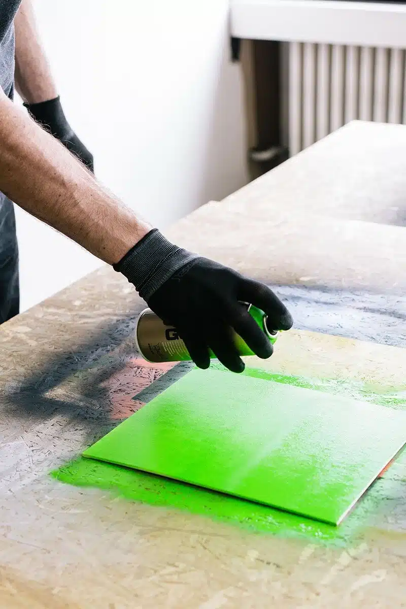 Montana Crackle aanbrengen basislaag