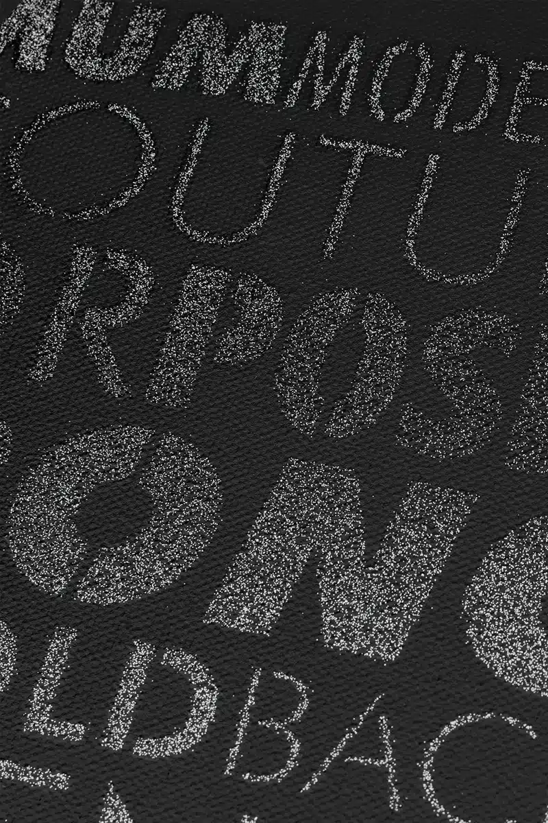 Montana Glitter voorbeeld op letters