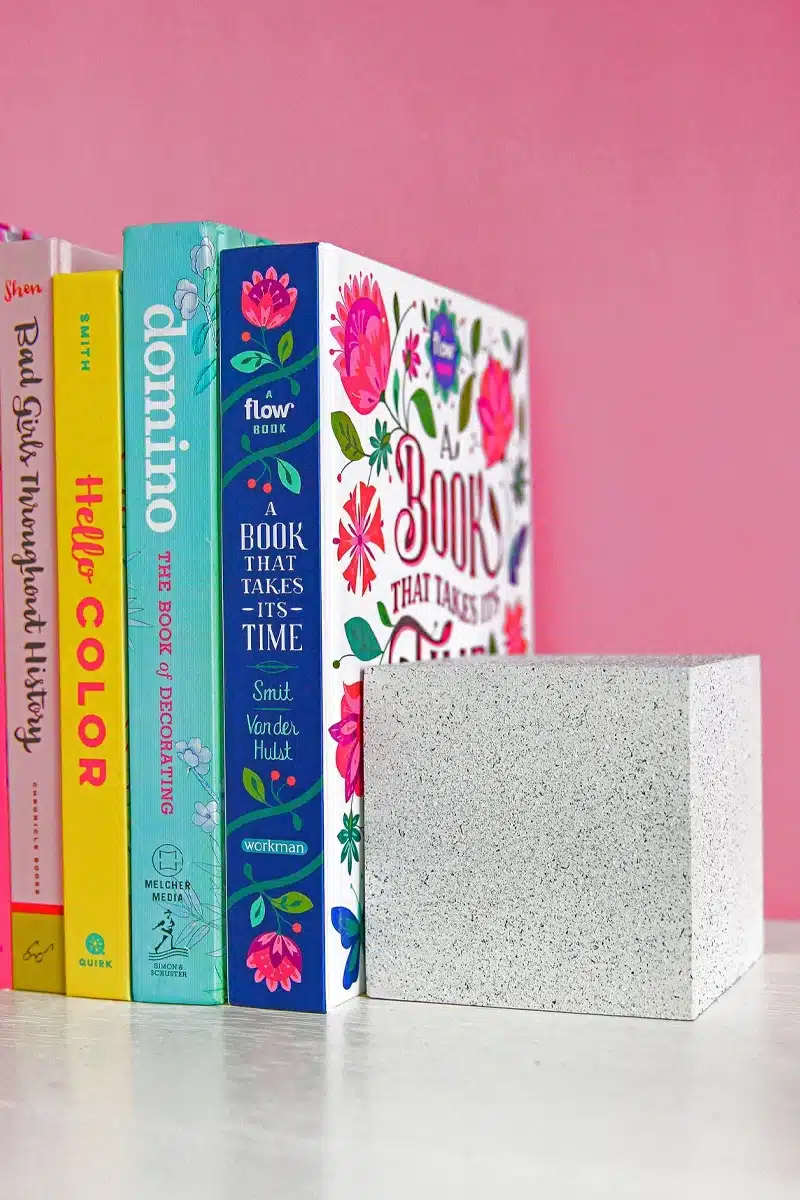 Montana Granit voorbeeld op een boekenhouder