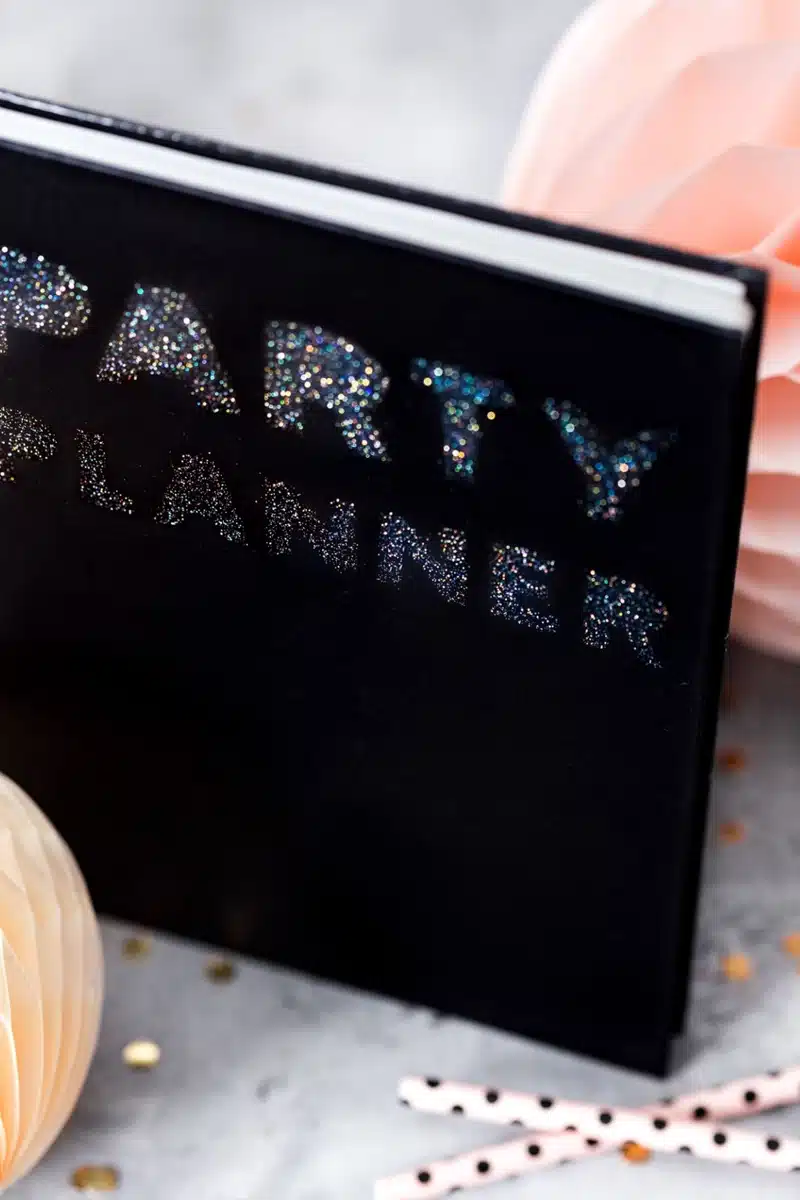 Montana Hologram Glitter voorbeeld op een boek