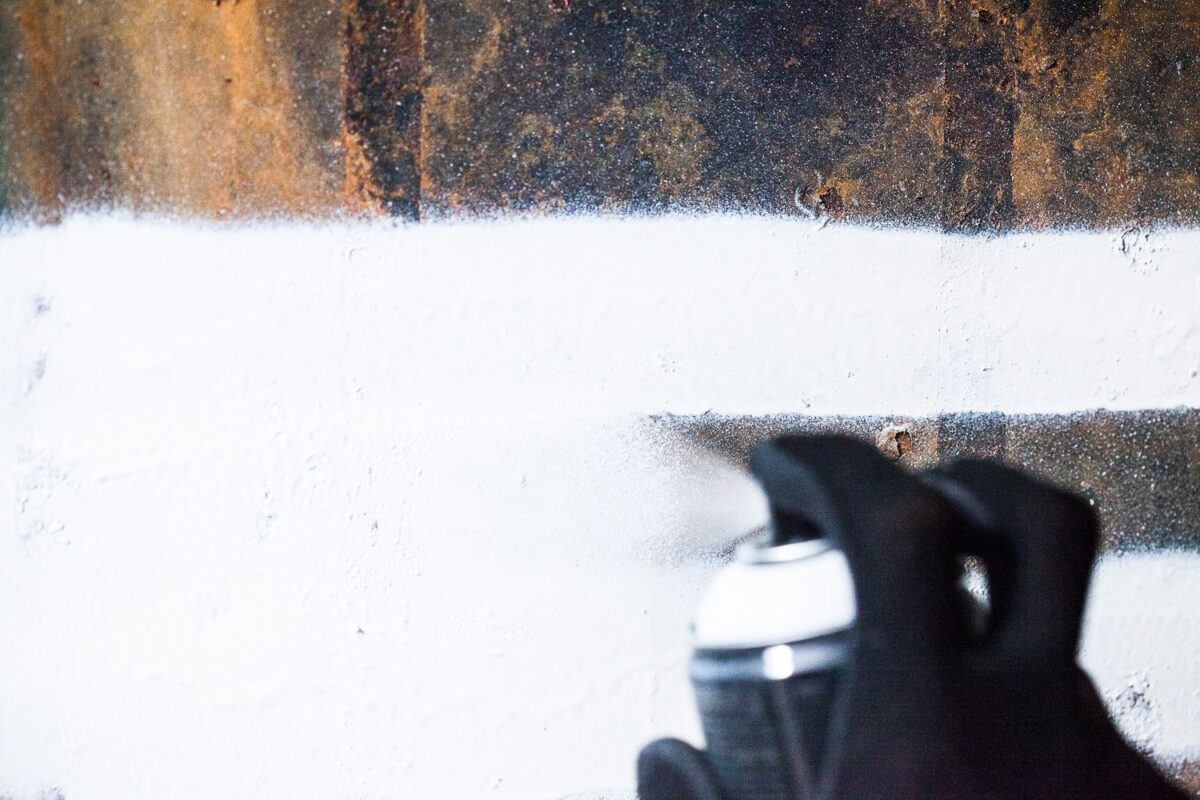 Montana Whiteout Spray Aanbrengen