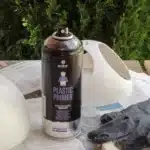 Plastic primer in een spuitbus