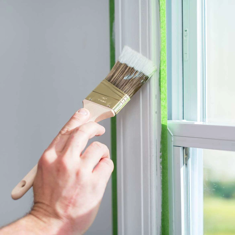 Frogtape op een kozijn