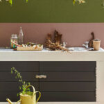 Little Green – Arras 316, Olive Colour 72, Nether Red 315, Vulcan 324