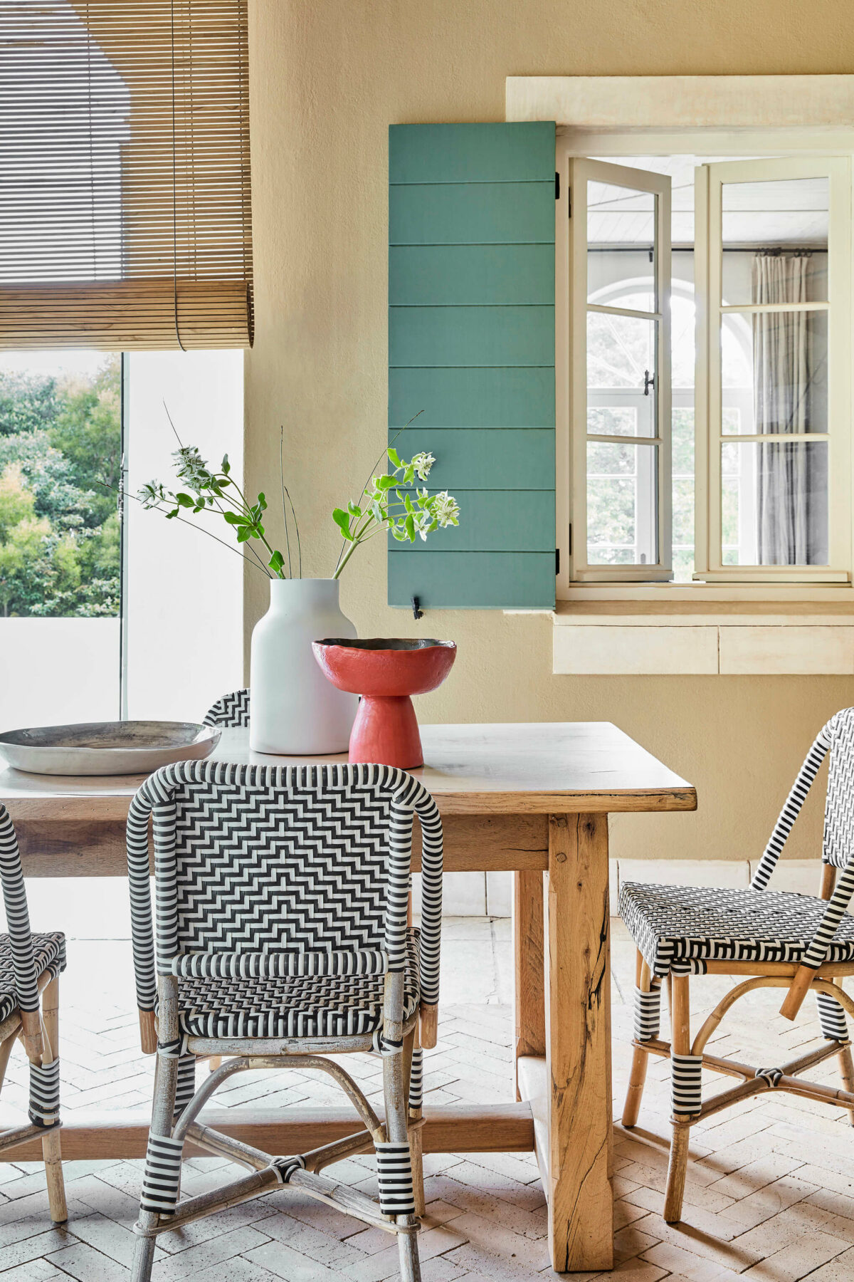 Little Green  Bath Stone 64, Pleat 280, Linen Wash 33