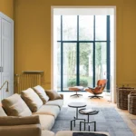 Kleur Modern Klassiek Amber muurverf in de woonkamer